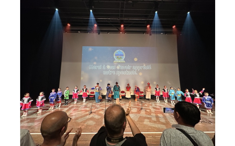 Баруунбаян-Улаан сумын багш, сурагчид Францад