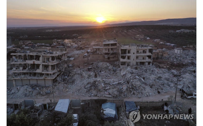 Сирийн босогчдын мэдэлд байгаа нутагт тусламж хүргэх хоёр суваг нээнэ