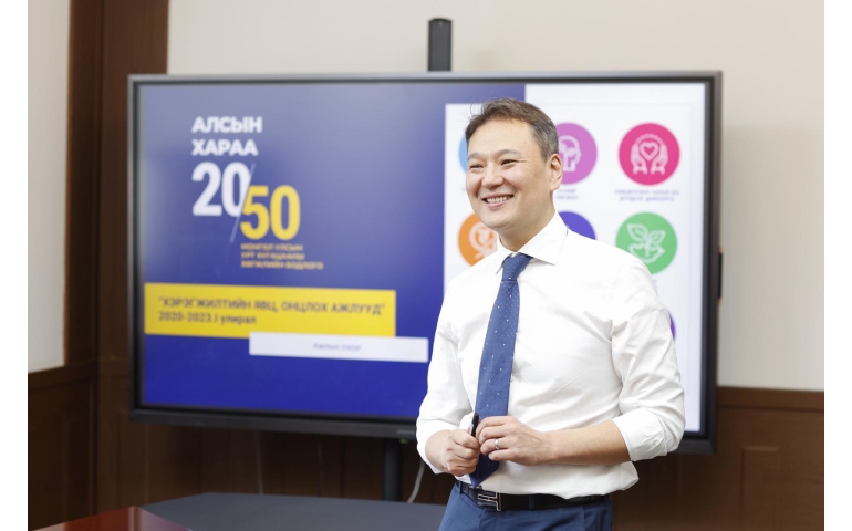 Эдийн засаг, хөгжлийн дэд сайд Хонконгийн хамгийн том англи сонинд ярилцлага өгчээ