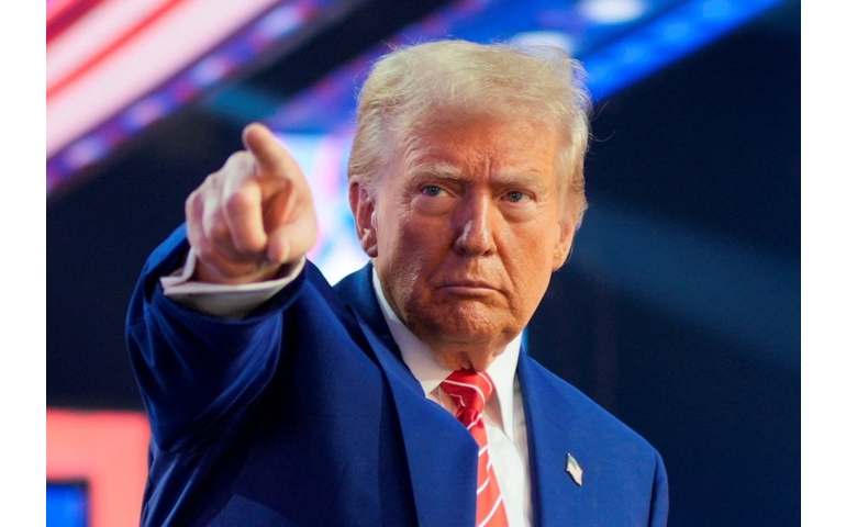 Дональд Трамп албан тушаалаа авангуут хууль бус цагаачдыг нэн даруй гаргана
