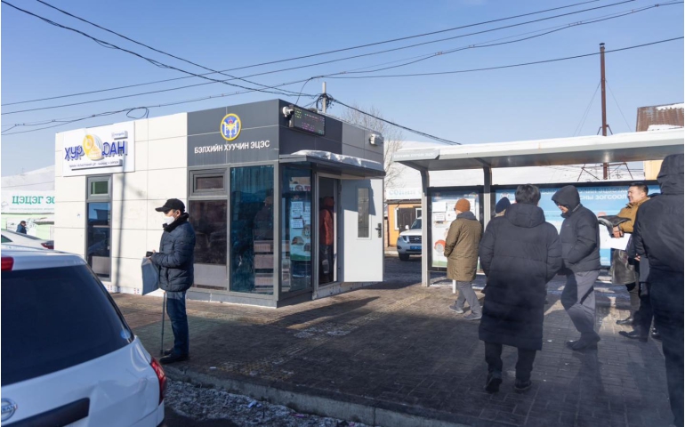 Иргэд автобусны буудал дээрээс төрийн үйлчилгээг авдаг болно