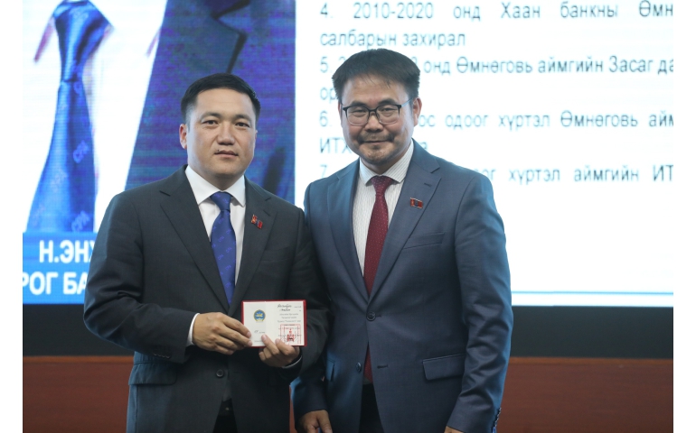 Өмнөговь аймгийг эдийн засагчид удирдана