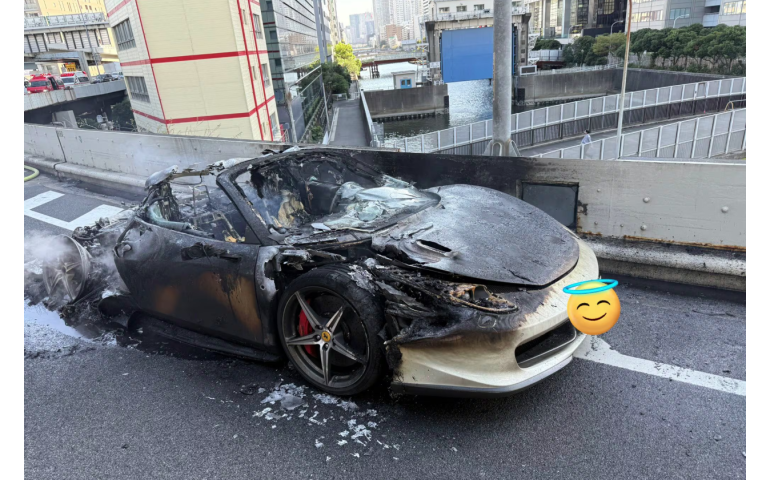 Япон: Хагас тэрбум доллараар худалдаж авсан “Ferrari” машин нэг цагийн дараа шатжээ