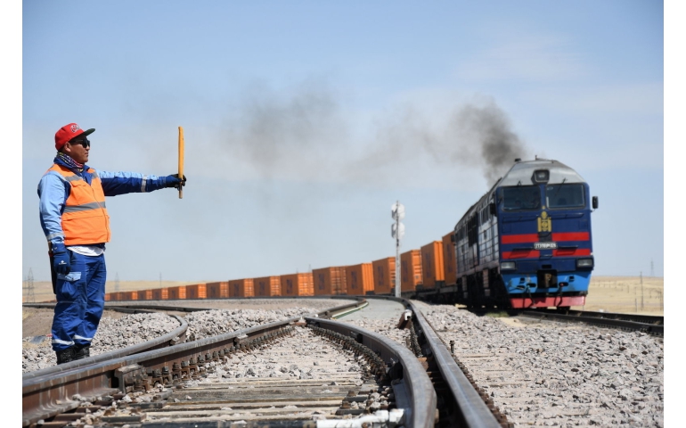 Улаанбаатар төмөр зам гурван шинэ зүтгүүртэй болов