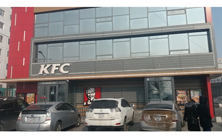 KFC түргэн хоолны газар хөл хүнд эх амаржжээ